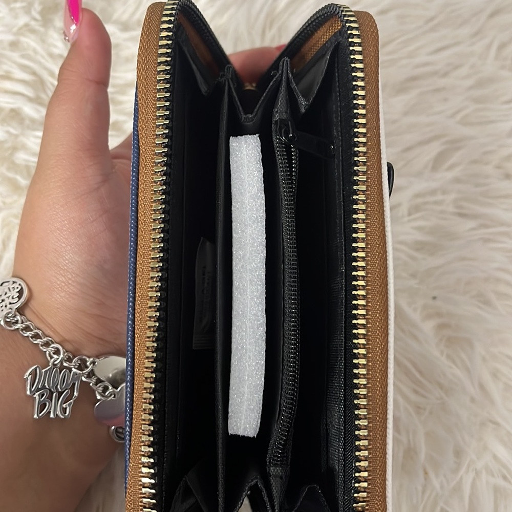 wristlet - Picture 3 of 3
